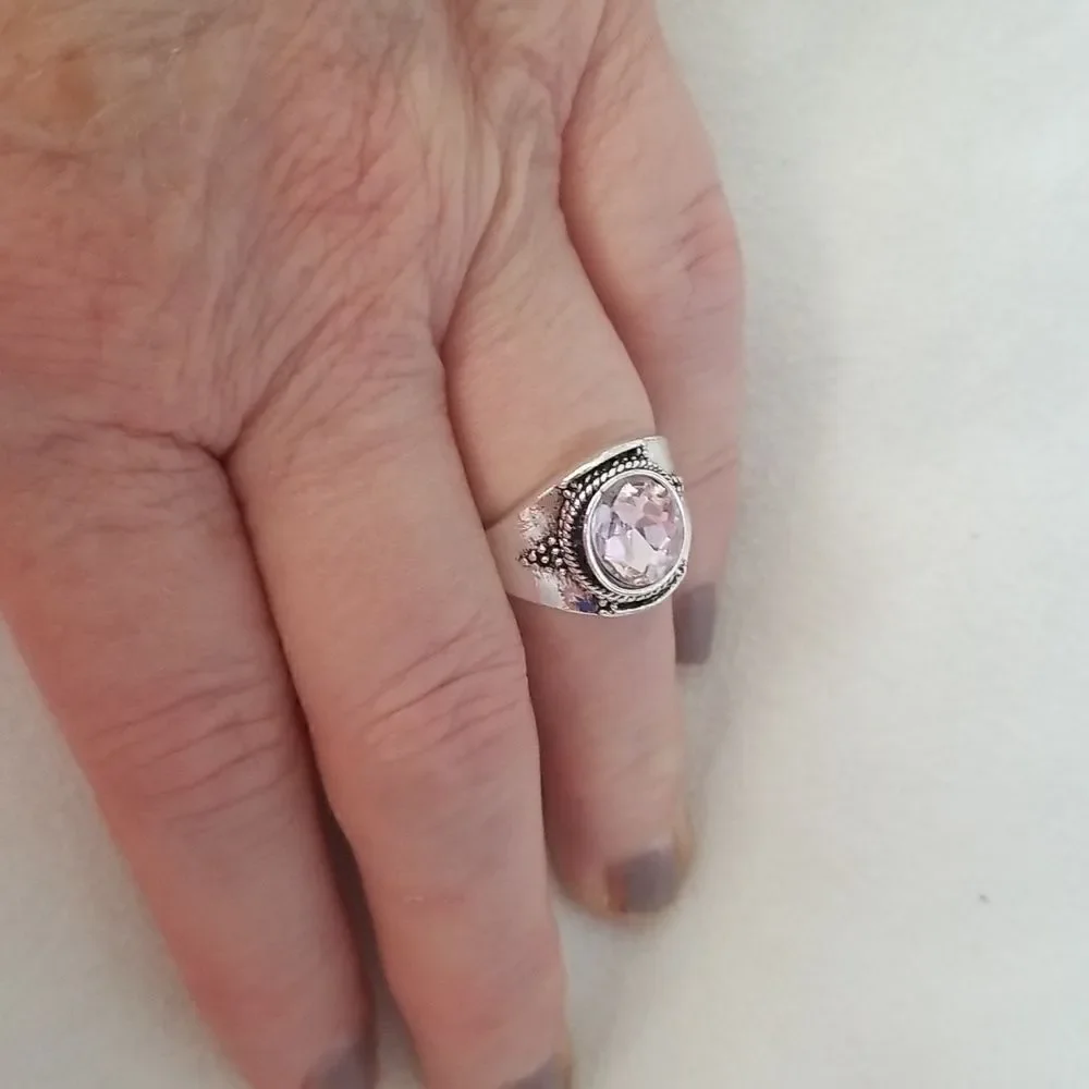 Pink clear stone silvertone ring size 8